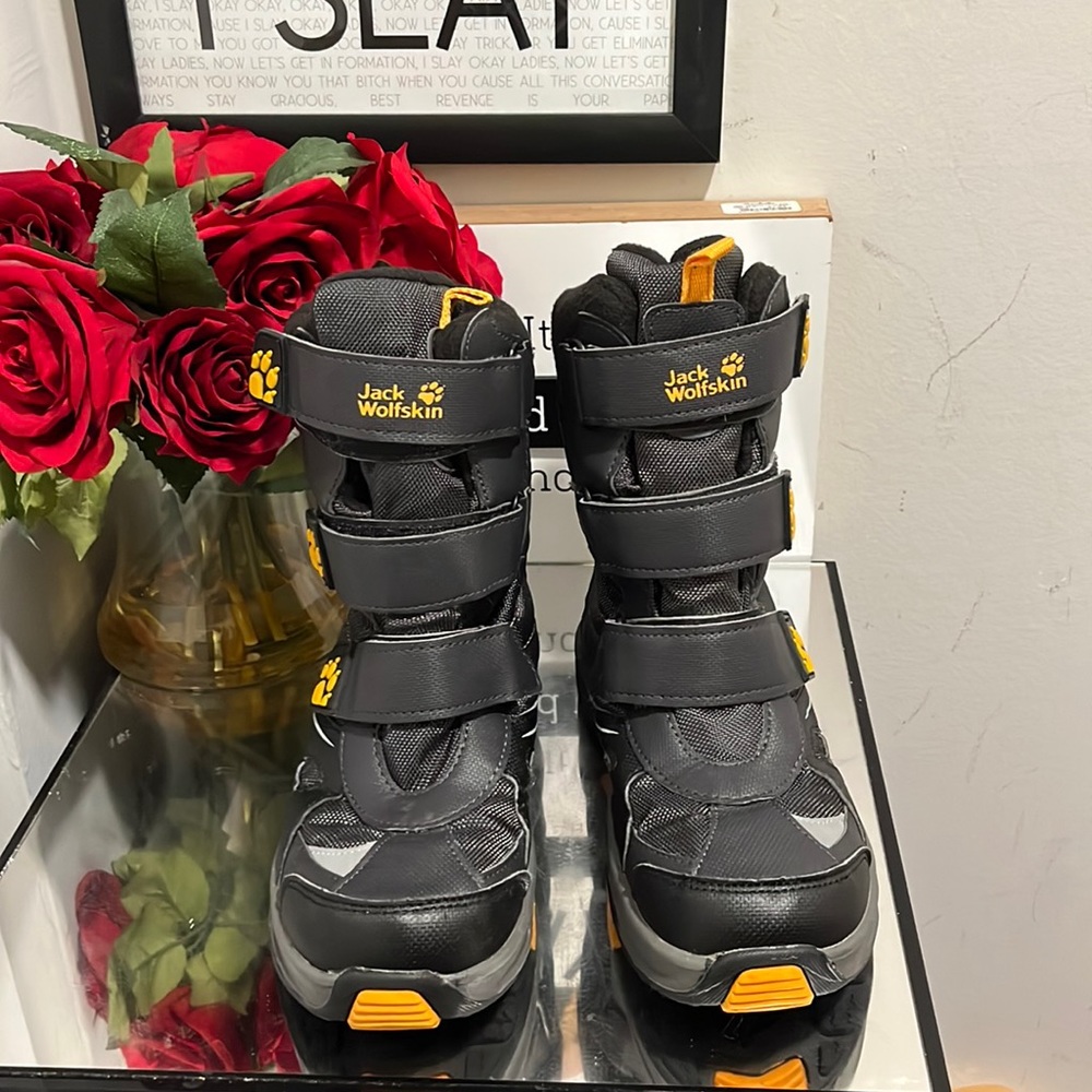 Big Boys JACK WOLFSKIN SNOW BOOTS